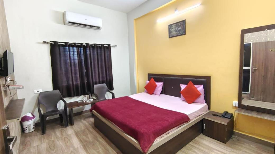 Hotel Shivanjali Palace Ujjain Eksteriør bilde