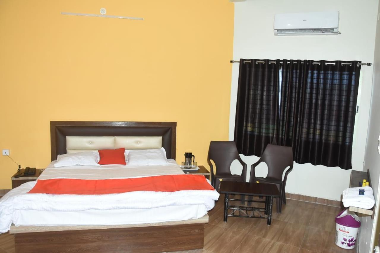 Hotel Shivanjali Palace Ujjain Eksteriør bilde
