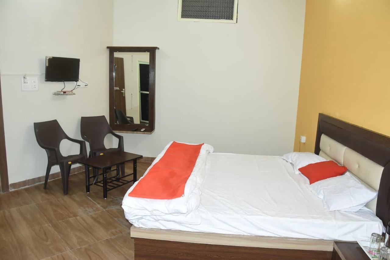 Hotel Shivanjali Palace Ujjain Eksteriør bilde